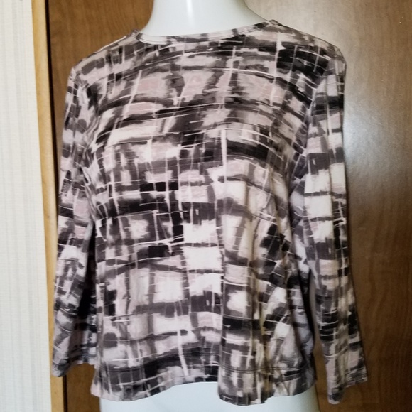 Designer top geometric pattern - Picture 2 of 5